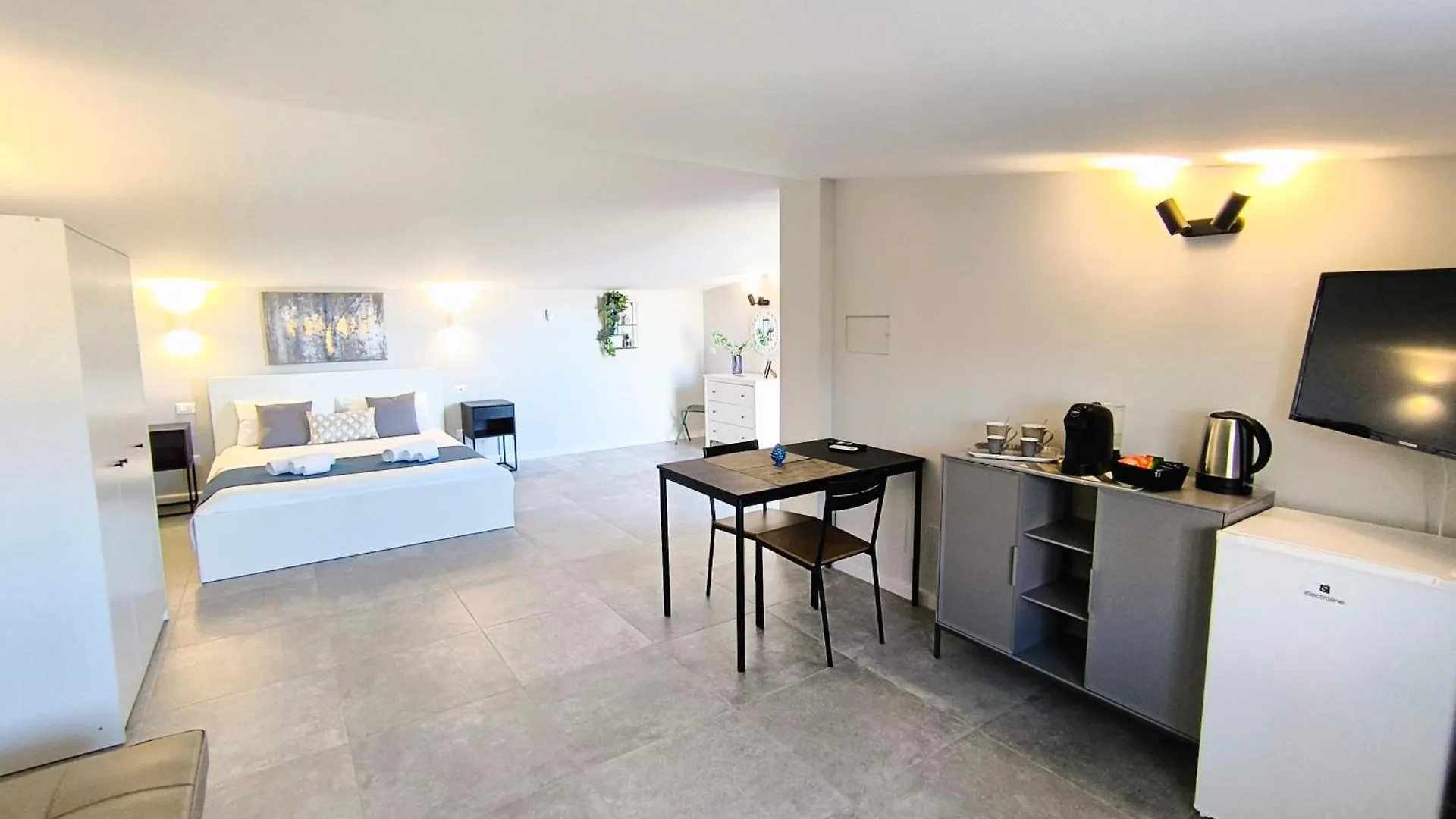 Piante Del Principe Apartment Carini 0*,  Italy